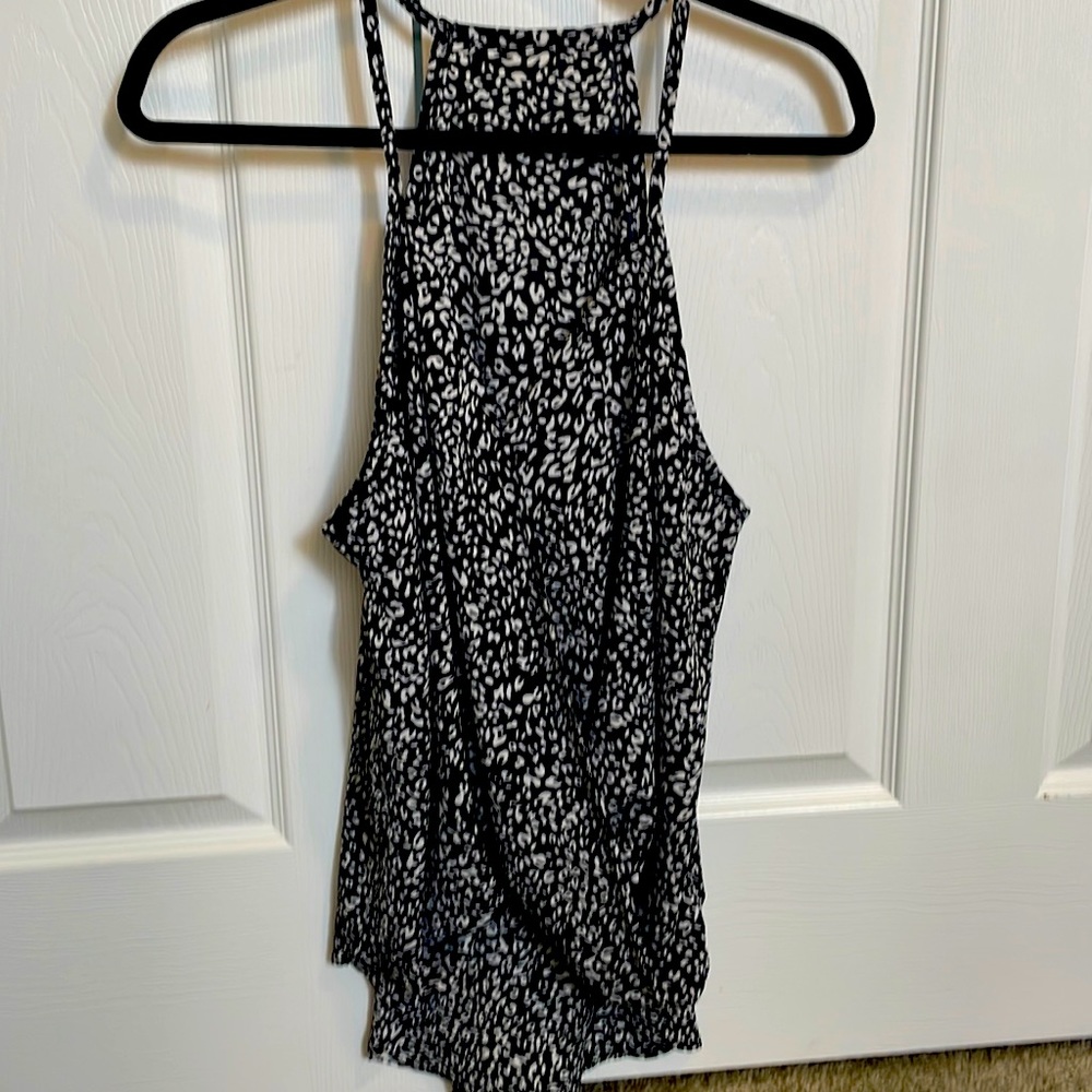 Black and white leopard tank high low sz L